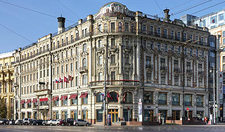 Москва в четверг продает "Националь" Москва в четверг продает "Националь"