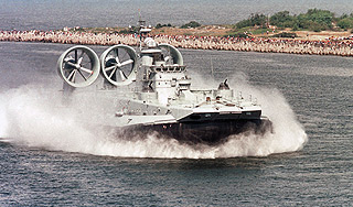 Российский флот отказывается от "Зубров" Российский флот отказывается от "Зубров"