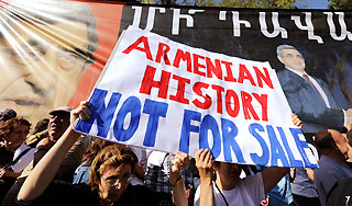 Армяне поссорили Париж и Анкару Армяне поссорили Париж и Анкару