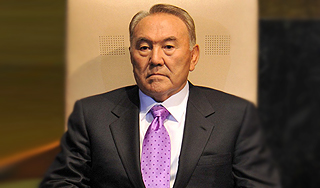 Глава Казахстана прибыл в мятежный город Глава Казахстана прибыл в мятежный город