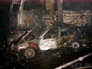 Два человека сгорели в собственной машине