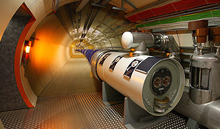 Коллайдер открыл новую частицу-бозон Коллайдер открыл новую частицу-бозон