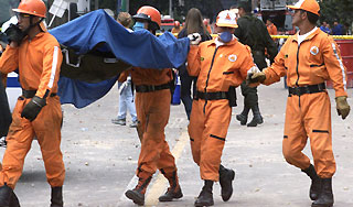 Взрыв трубопровода ранил десятки людей Взрыв трубопровода ранил десятки людей