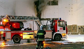 В Москве обрушились горевшие склады В Москве обрушились горевшие склады