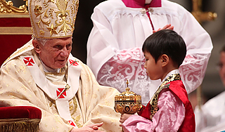 Католики и протестанты отмечают Рождество Католики и протестанты отмечают Рождество