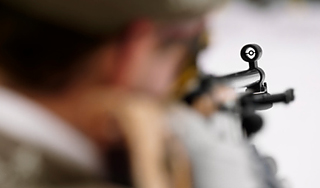 Итальянец расстрелял соседей после ссоры Итальянец расстрелял соседей после ссоры