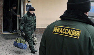 Переодетые бандиты ограбили "Пятерочку" Переодетые бандиты ограбили "Пятерочку"