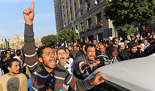 Сотни египтян атаковали посла Словении Сотни египтян атаковали посла Словении