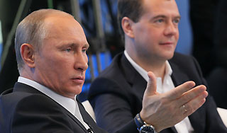 Путин предложил Медведеву свои поправки Путин предложил Медведеву свои поправки