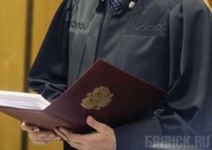 Осудили директора школы, прикарманившего премии гардеробщиц