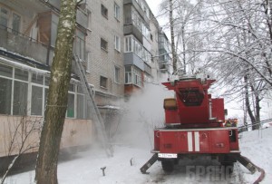 В Брянске из дома по улице Софьи Перовской эвакуировали 30 человек