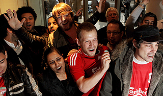 Американцы подрались в торговом центре Американцы подрались в торговом центре