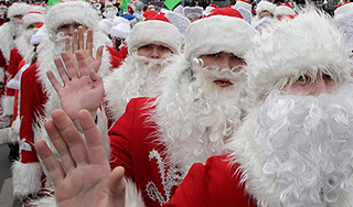 Деды Морозы ограбили ювелирный магазин Деды Морозы ограбили ювелирный магазин