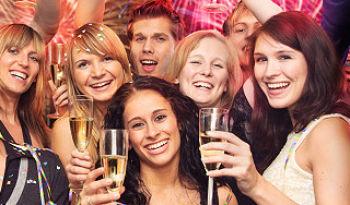 Россияне уходят на новогодние каникулы Россияне уходят на новогодние каникулы