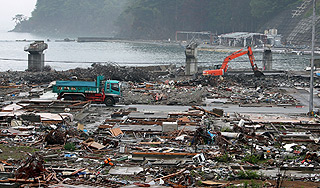 Мусорный вал из Японии доплыл до Америки Мусорный вал из Японии доплыл до Америки