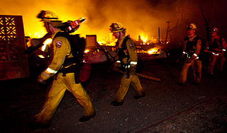 Поджигатели машин атаковали Голливуд Поджигатели машин атаковали Голливуд