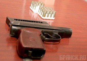 Сотрудник полиции прострелил человеку ногу