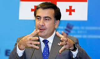 Саакашвили попал в историю с горничной Саакашвили попал в историю с горничной