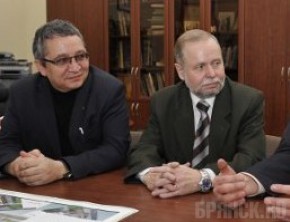 В Брянском театре драмы появился новый режиссер Директор театра драмы Юрий Пояркин и новый режиссер Борис Горбачевский