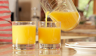 В апельсиновом соке нашли опасные химикаты В апельсиновом соке нашли опасные химикаты