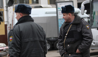 Очевидцы не стали помогать раненому таджику Очевидцы не стали помогать раненому таджику