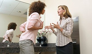 В Югре психолог подрался с завучем В Югре психолог подрался с завучем