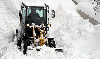 Водитель снегоуборщика получил пулю Водитель снегоуборщика получил пулю