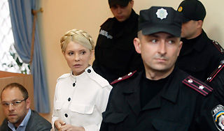 Против Тимошенко закрыли одно из дел Против Тимошенко закрыли одно из дел