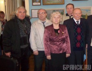 Фотохудожник Аркадий Курдиков организовал юбилейную выставку Аркадий Курдиков (на фото крайний слева)