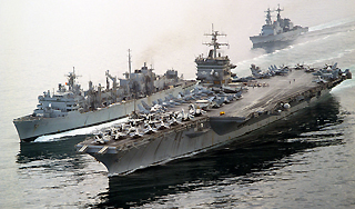 США подготовили флот авианосцев к войне США подготовили флот авианосцев к войне