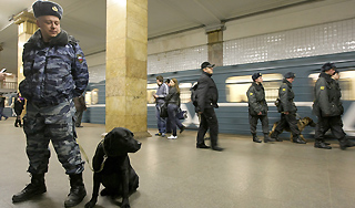 Москвича ранили в драке киргизов в метро Москвича ранили в драке киргизов в метро