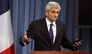 Франция высмеяла кандидата в президенты Франция высмеяла кандидата в президенты