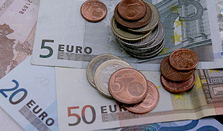 Евро упал ниже 40 рублей Евро упал ниже 40 рублей