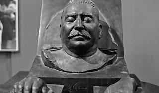 Жириновский обещает Зюганову маску Сталина Жириновский обещает Зюганову маску Сталина