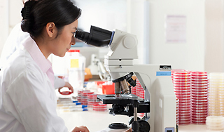 Врачи ищут яд у отца погибших девочек Врачи ищут яд у отца погибших девочек