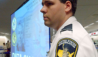 Британцам закрыли США за слова в Twitter Британцам закрыли США за слова в Twitter