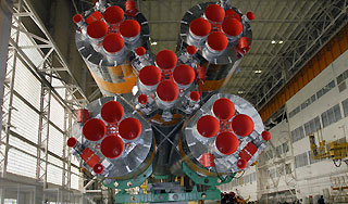 Рогозин испытал ракетный двигатель Рогозин испытал ракетный двигатель