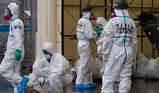 Реактор "Фукусимы-1" дал течь Реактор "Фукусимы-1" дал течь