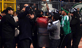 На футбольном поле произошла бойня На футбольном поле произошла бойня