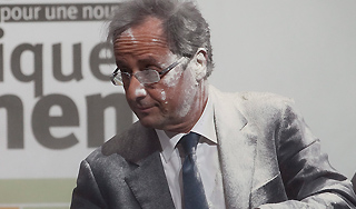 Соперника Саркози засыпали мукой Соперника Саркози засыпали мукой