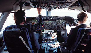 "Якутия" уволила пилотов-дебоширов "Якутия" уволила пилотов-дебоширов