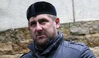 Кадырову подарили три волосинки пророка Кадырову подарили три волосинки пророка