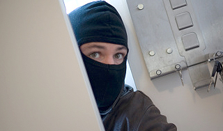 Налетчики пустили в отделение почты газ Налетчики пустили в отделение почты газ