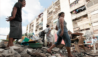 Филиппины пережили серию землетрясений Филиппины пережили серию землетрясений