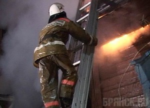 Пенсионерка погибла при пожаре в собственном доме