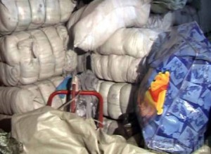 На границе задержали грузовик, доверху набитый ширпотребом