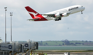 Airbus 380 начал трескаться в полете Airbus 380 начал трескаться в полете