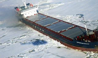 Азовское море захватывает корабли в плен Азовское море захватывает корабли в плен