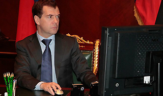 Медведев отправил МИД в социальные сети Медведев отправил МИД в социальные сети