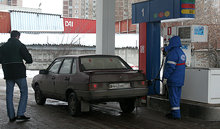 Где продают самый дешевый бензин Где продают самый дешевый бензин